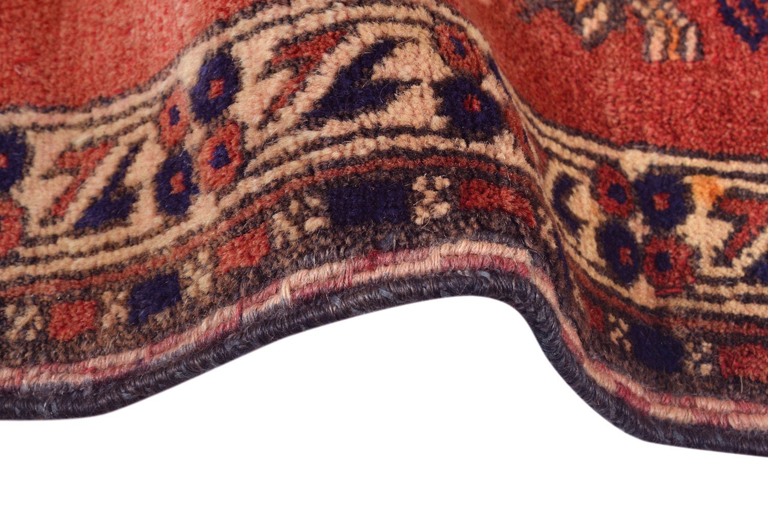 Tribal Shiraz-style narrow runner, end-finish and fringe close-up