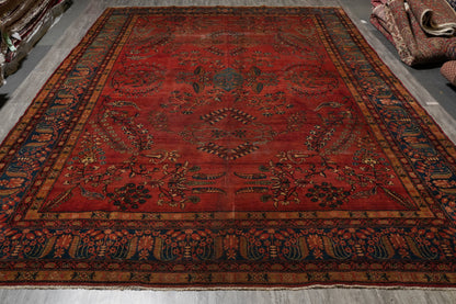 Antique Kashan-style rug, ivory and navy border pattern detail
