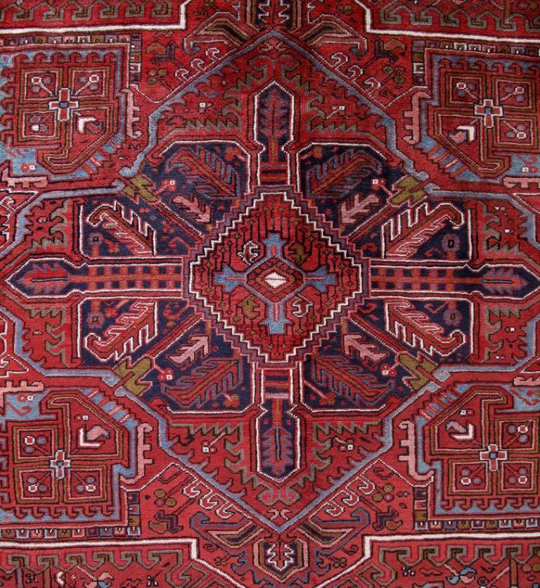 10 x 12.4 hand-knotted Heriz-style wool rug, corner detail