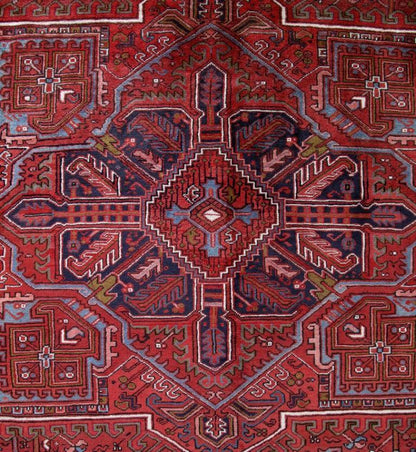 10 x 12.4 hand-knotted Heriz-style wool rug, corner detail
