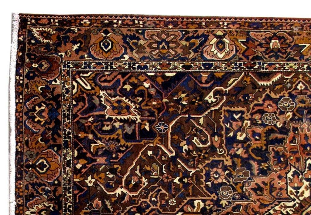 10 x 12.5 hand-knotted Bakhtiar-pattern wool rug, corner detail