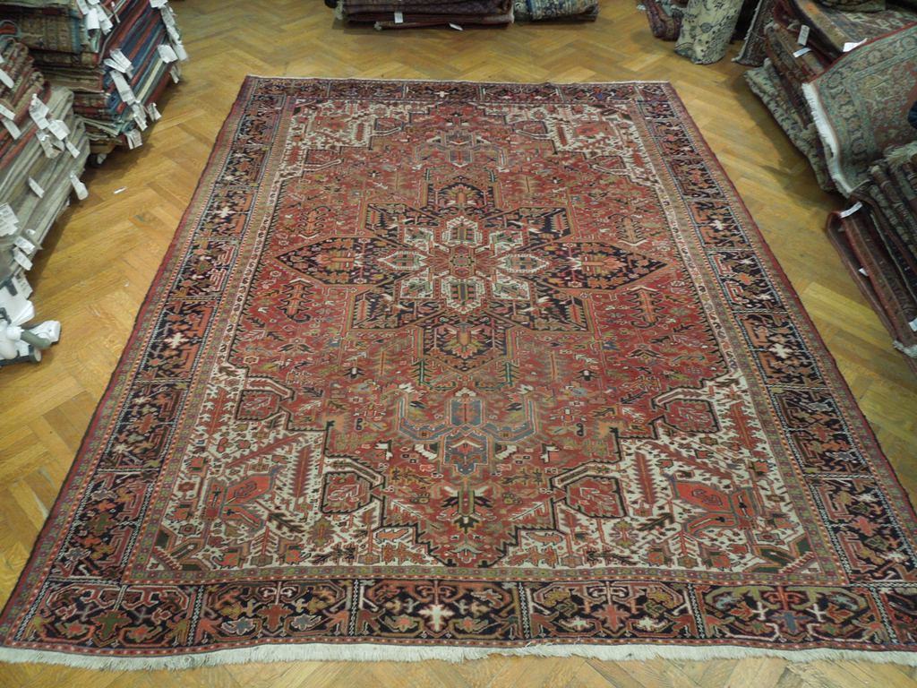 10 x 12.6 hand-knotted Heriz-style wool rug, detail of pattern