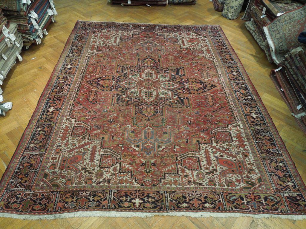 10 x 12.6 hand-knotted Heriz-style wool rug, corner detail