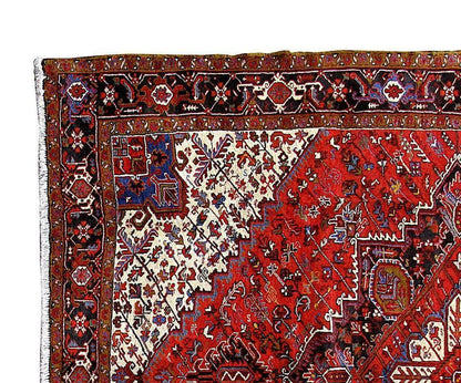 10 x 12.8 hand-knotted Heriz-style wool rug, corner detail