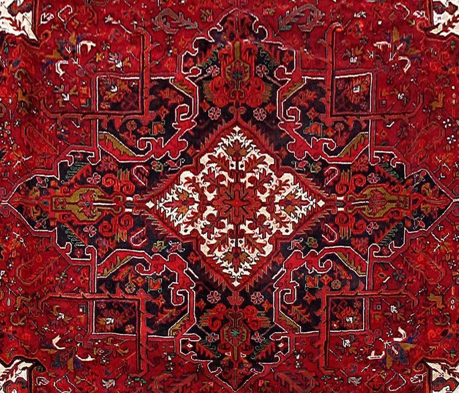 10 x 12.8 hand-knotted Heriz-style wool rug, pile detail showing wool texture