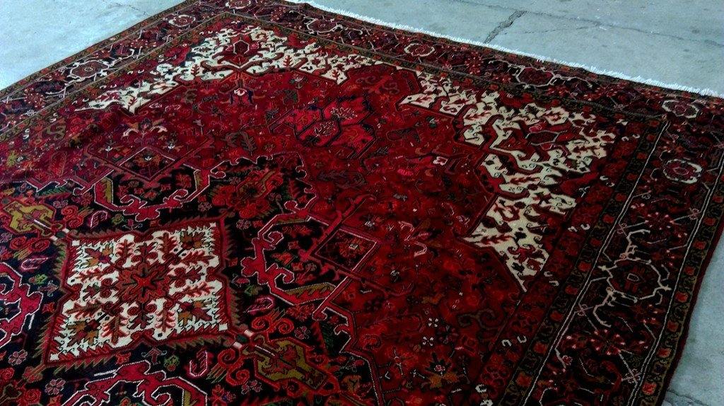10 x 12.8 hand-knotted Heriz-style wool rug, full layout view