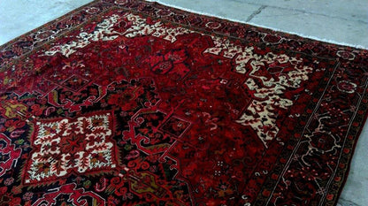 10 x 12.8 hand-knotted Heriz-style wool rug, full layout view