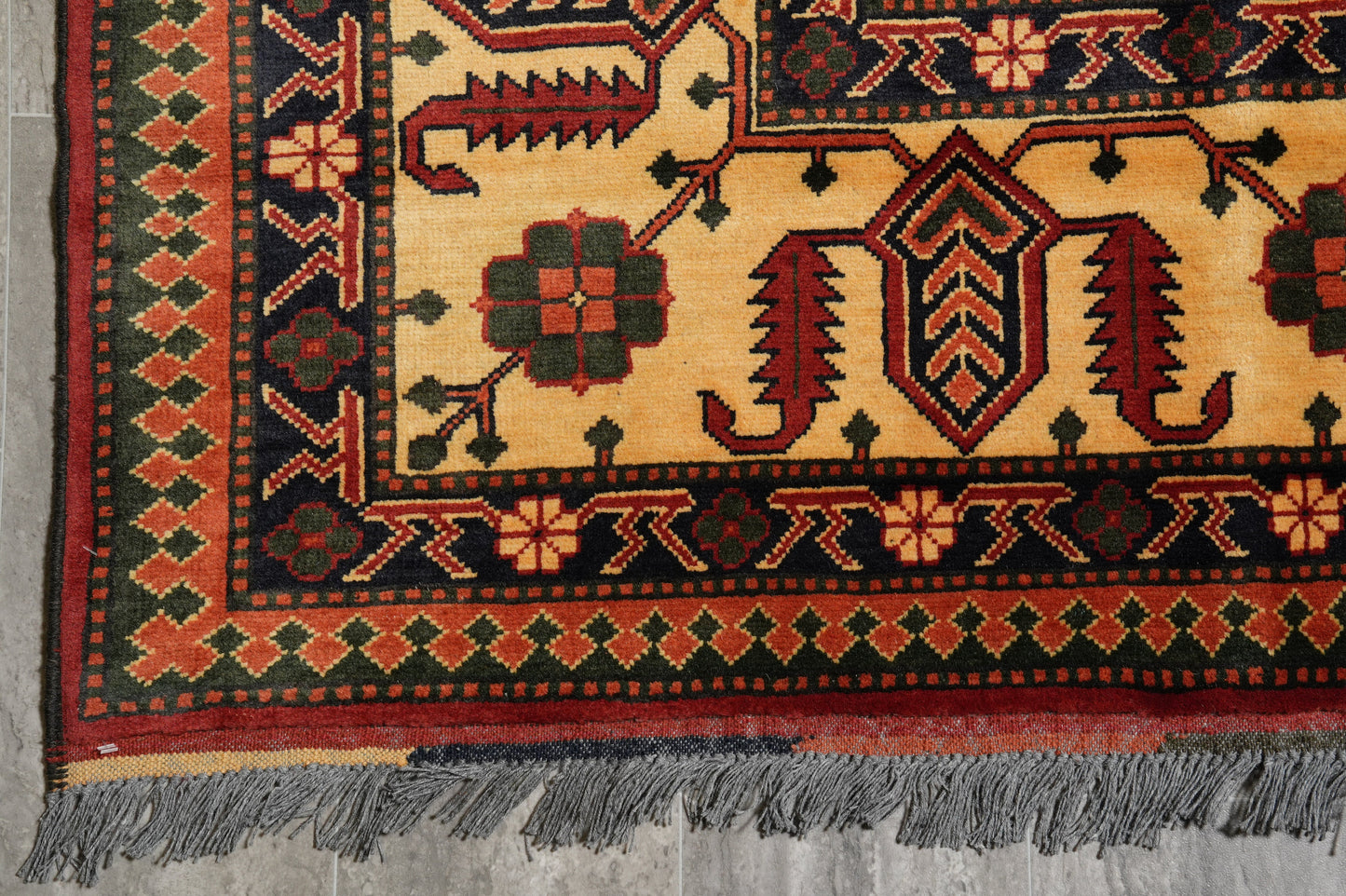Afghan Shirvan-Kargahi Kazak rug, secondary border pattern detail