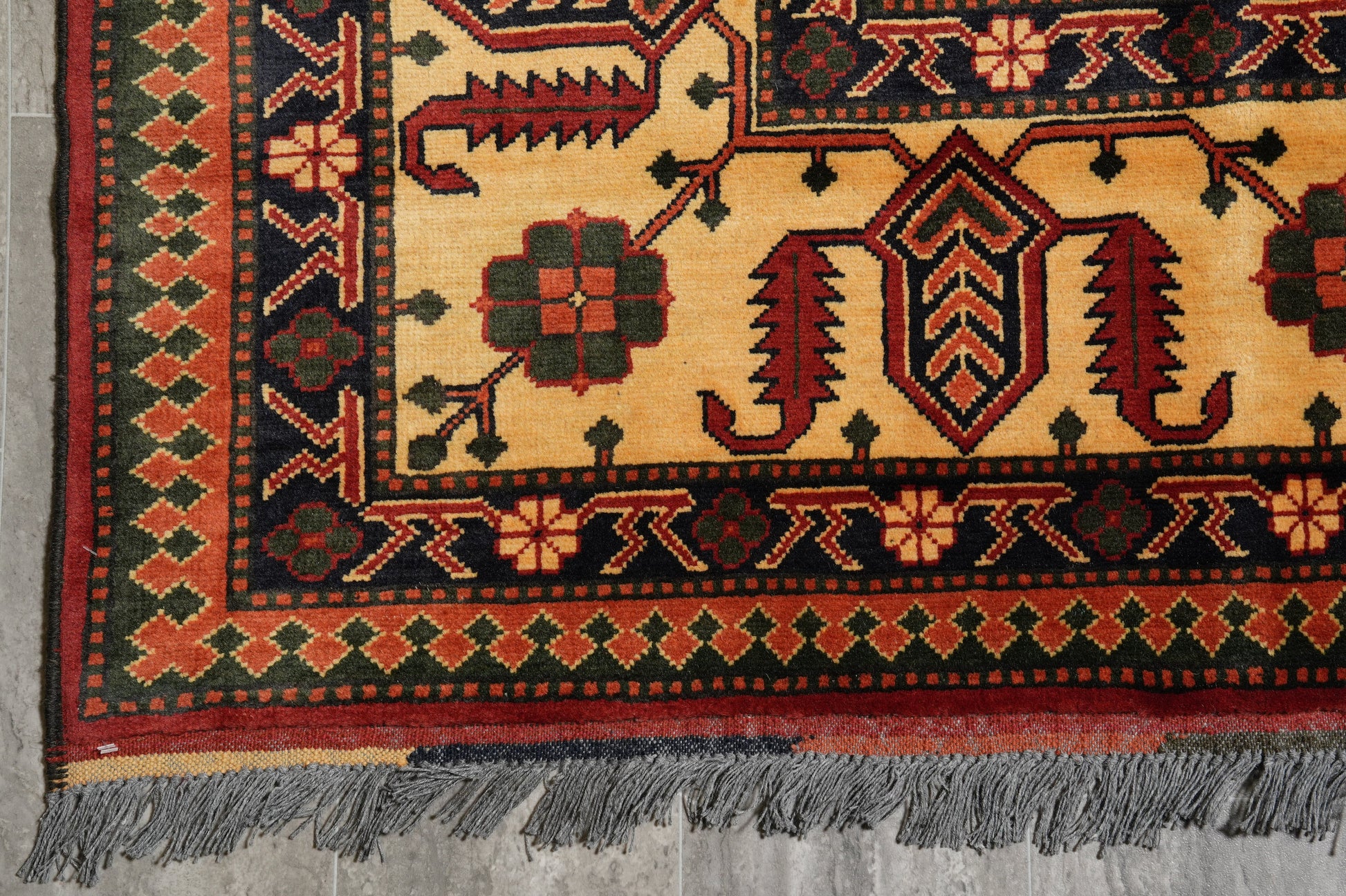 Afghan Shirvan-Kargahi Kazak rug, secondary border pattern detail