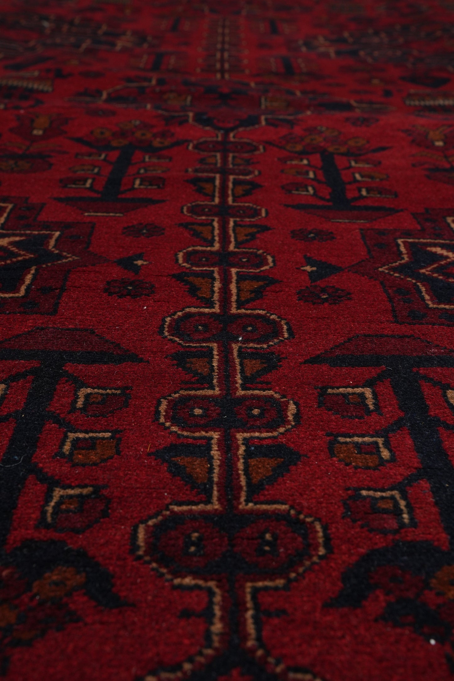 Afghan Khal Mammadi oversize rug, secondary medallion close-up