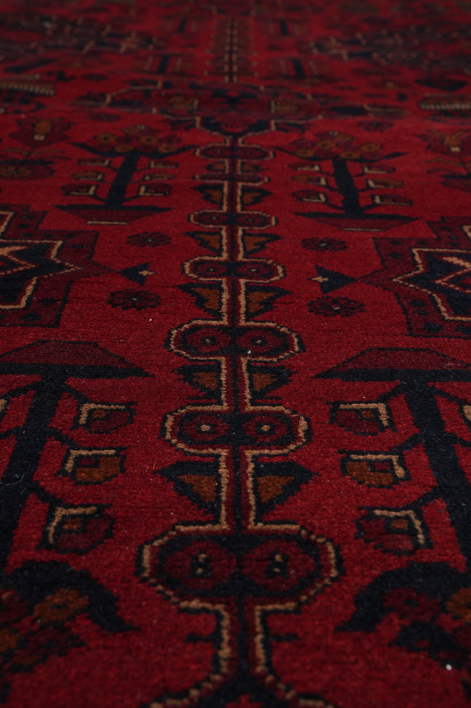 Afghan Khal Mammadi oversize rug, secondary medallion close-up