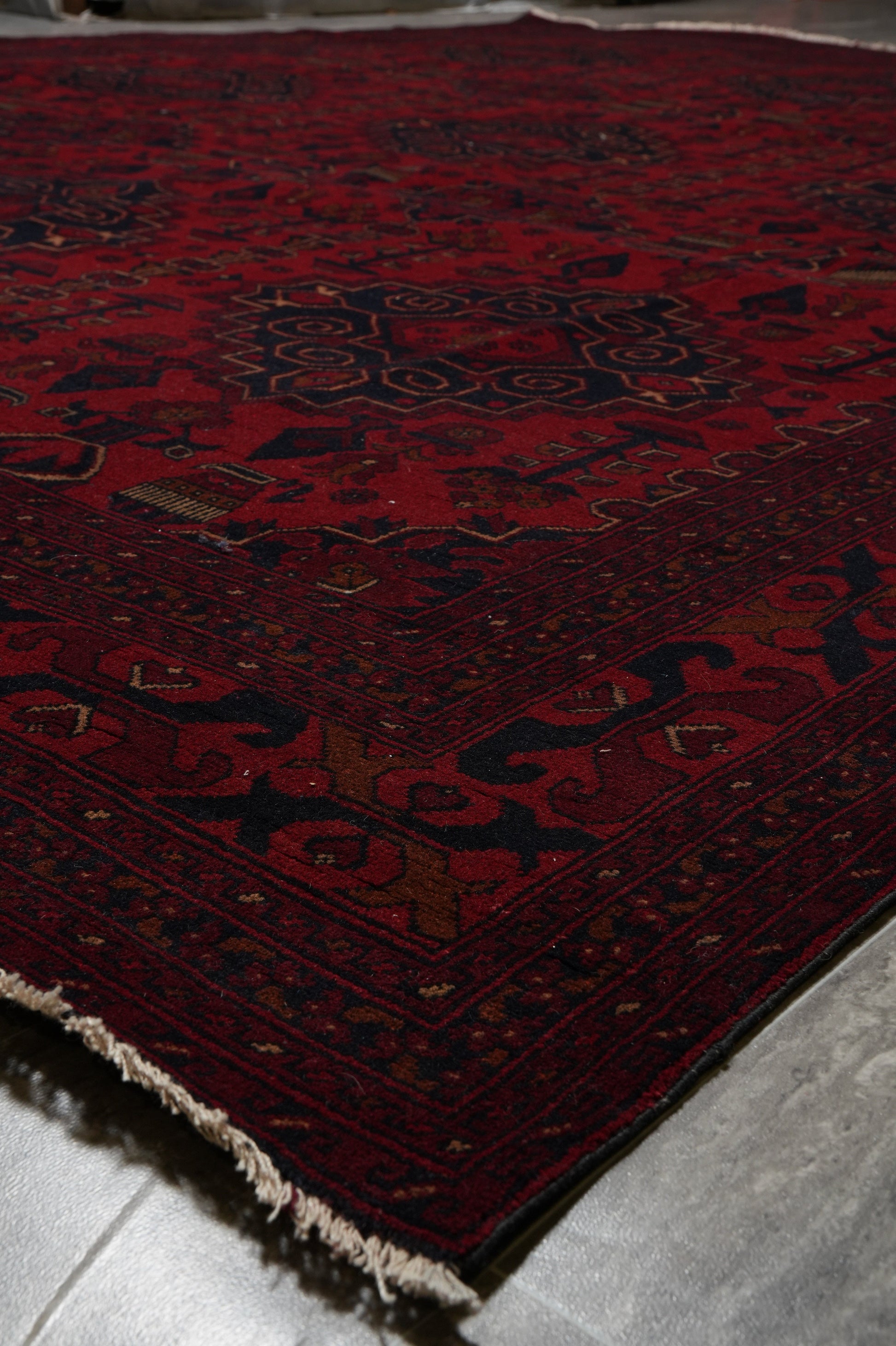 Afghan Khal Mammadi oversize rug, secondary border pattern