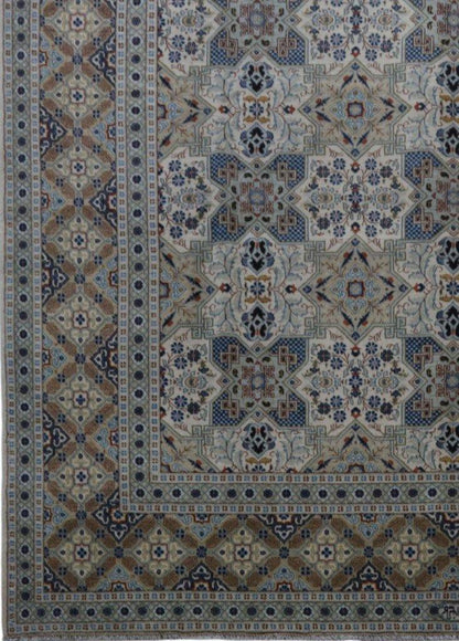 Signed Kashan-style ivory rug, corner motif with floral arabesques