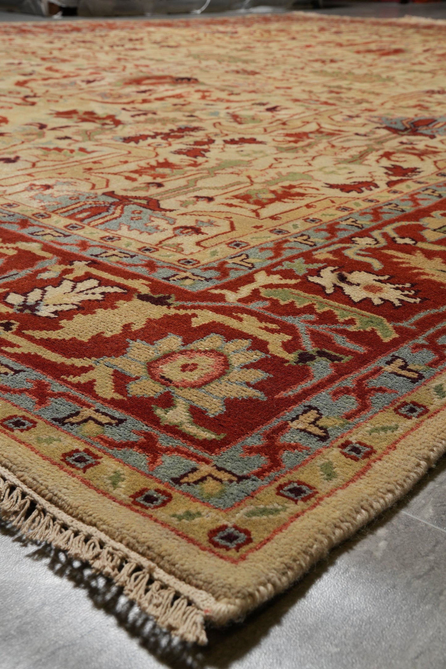 Ziegler rug, mid-field motif close-up