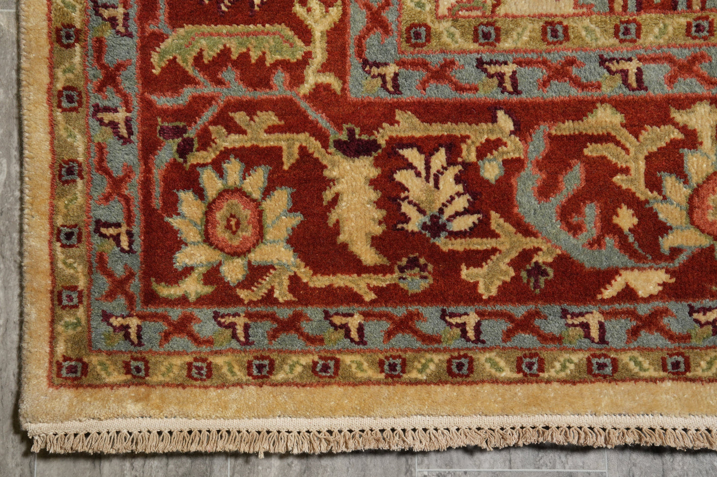 Ziegler rug, edge and selvedge close-up