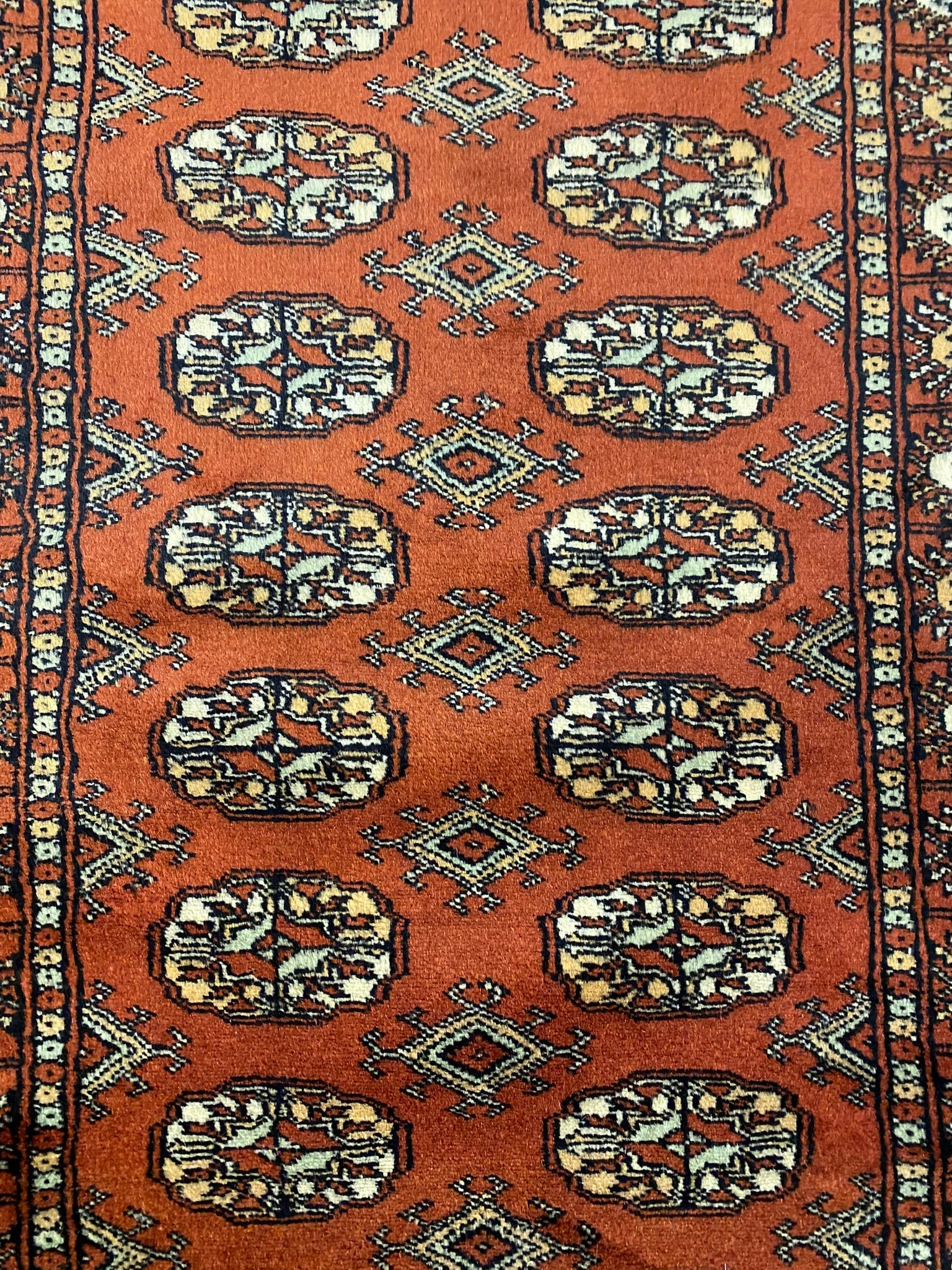 Bokhara long runner, end-finish and fringe close-up