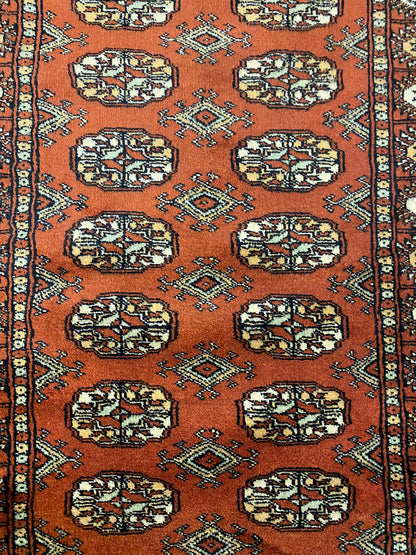 Bokhara long runner, end-finish and fringe close-up