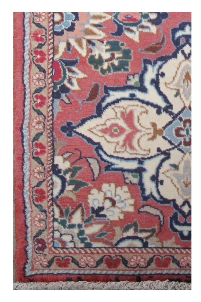 2.6 x 4.6 hand-knotted hamadan-style wool rug, corner detail