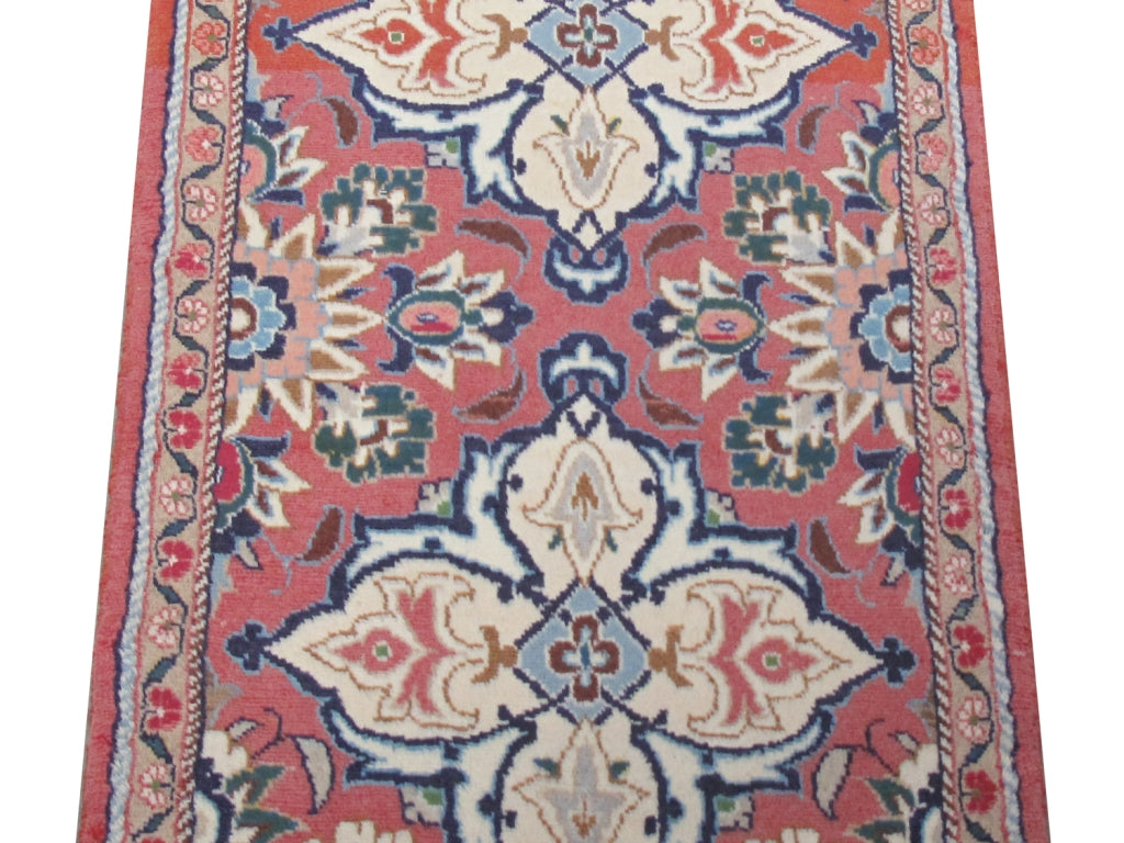 2.6 x 4.6 hand-knotted hamadan-style wool rug, full layout view