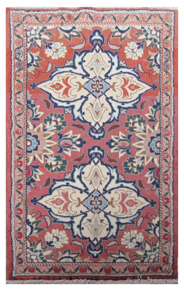 2.6 x 4.6 hand-knotted hamadan-style wool rug, top view