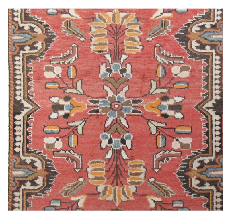 2.8 x 4.3 hand-knotted hamadan-style wool rug, pile detail showing wool texture