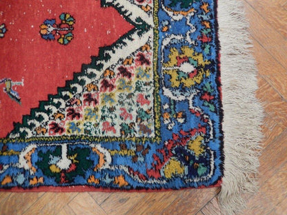 2.8 x 4.7 hand-knotted traditional wool rug, full layout view
