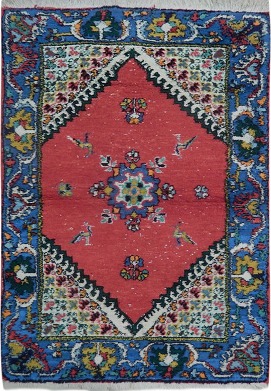 2.8 x 4.7 hand-knotted traditional wool rug, top view