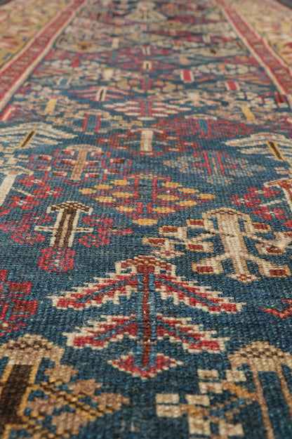 Antique 1940s Joshagan-pattern runner, secondary motif close-up