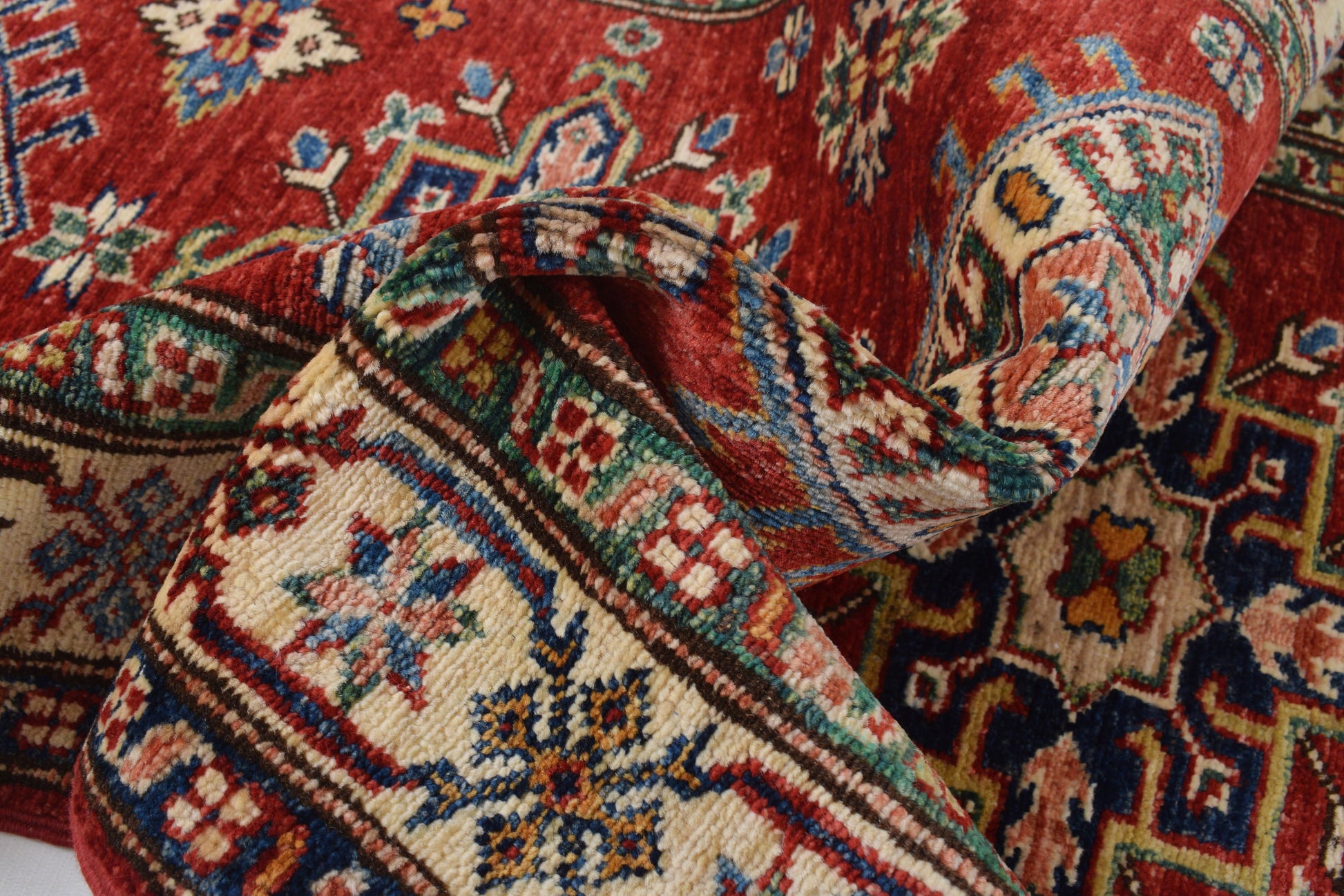 Super Kazak runner, end-finish and fringe close-up