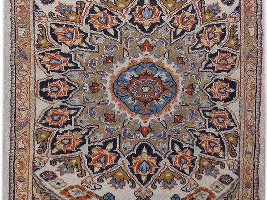 2 x 3 hand-knotted hamadan-style wool rug, detail of pattern