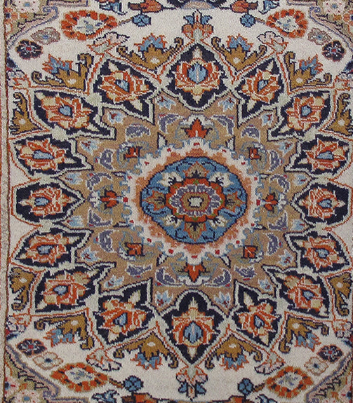2 x 3 hand-knotted hamadan-style wool rug, pile detail showing wool texture