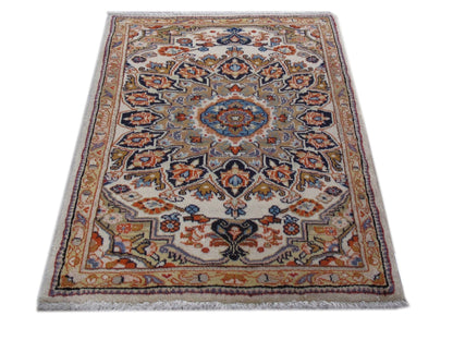 2 x 3 hand-knotted hamadan-style wool rug, full layout view