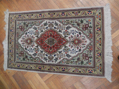 3.3 x 5 hand-knotted tabriz-style wool rug, detail of pattern
