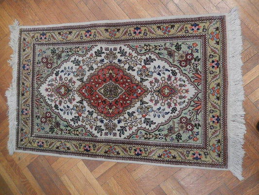 3.3 x 5 hand-knotted tabriz-style wool rug, detail of pattern