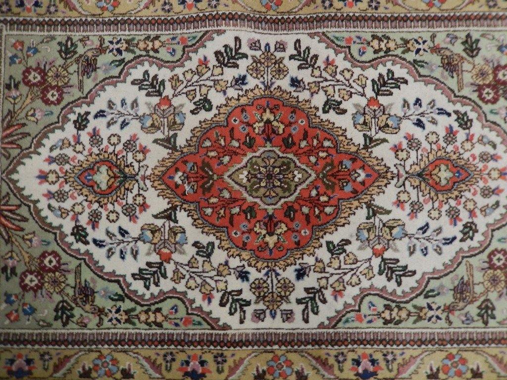3.3 x 5 hand-knotted tabriz-style wool rug, pile detail showing wool texture