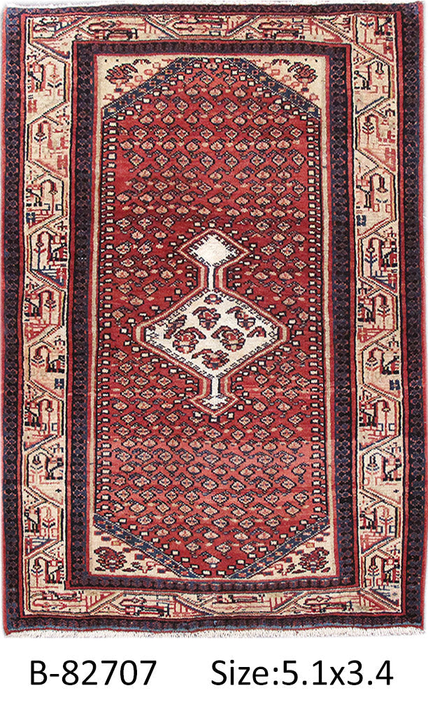 Mahal-style tribal rug, geometric tribal motif detail