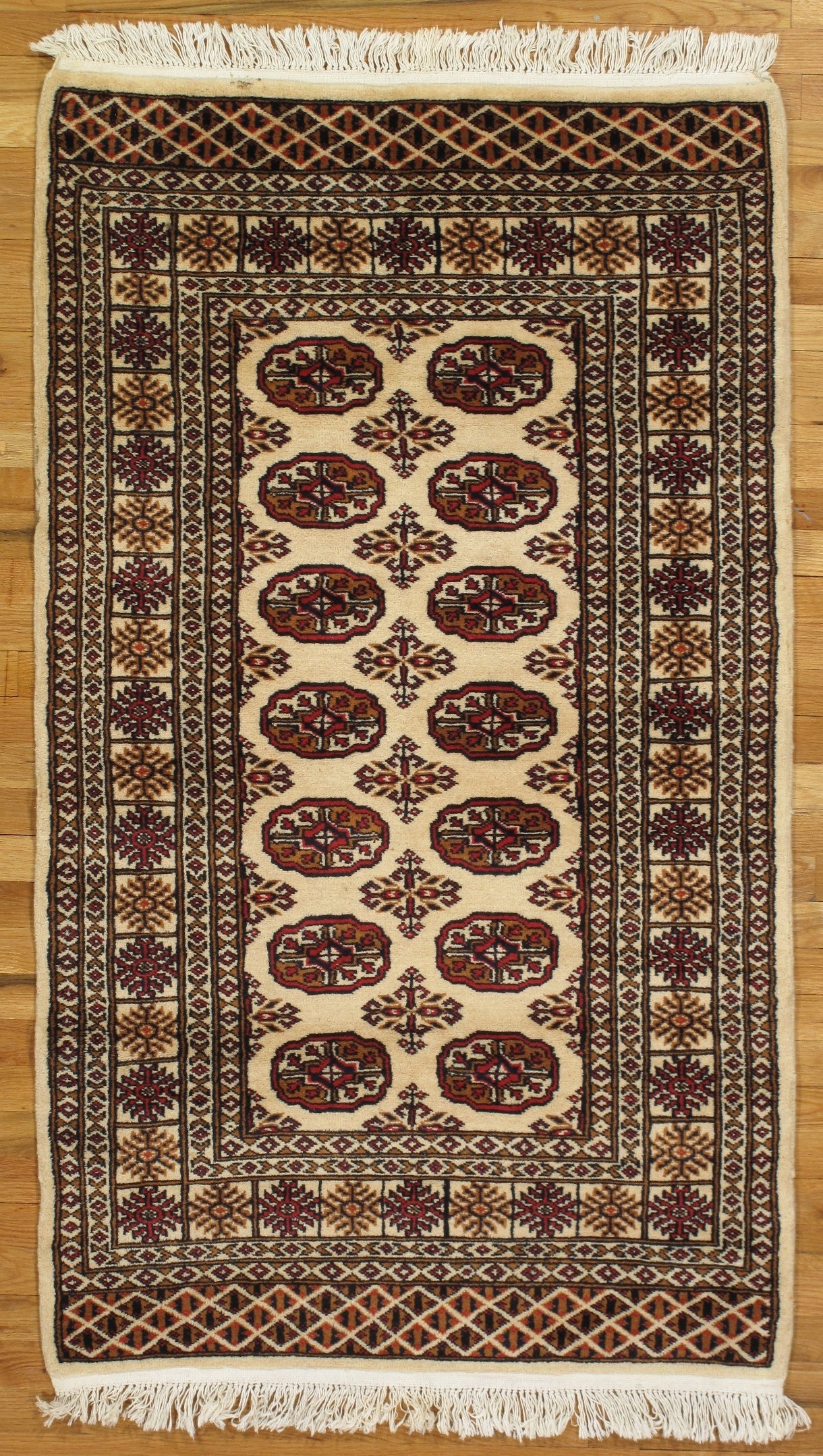 3 x 5 hand-knotted bokhara wool rug, detail of pattern