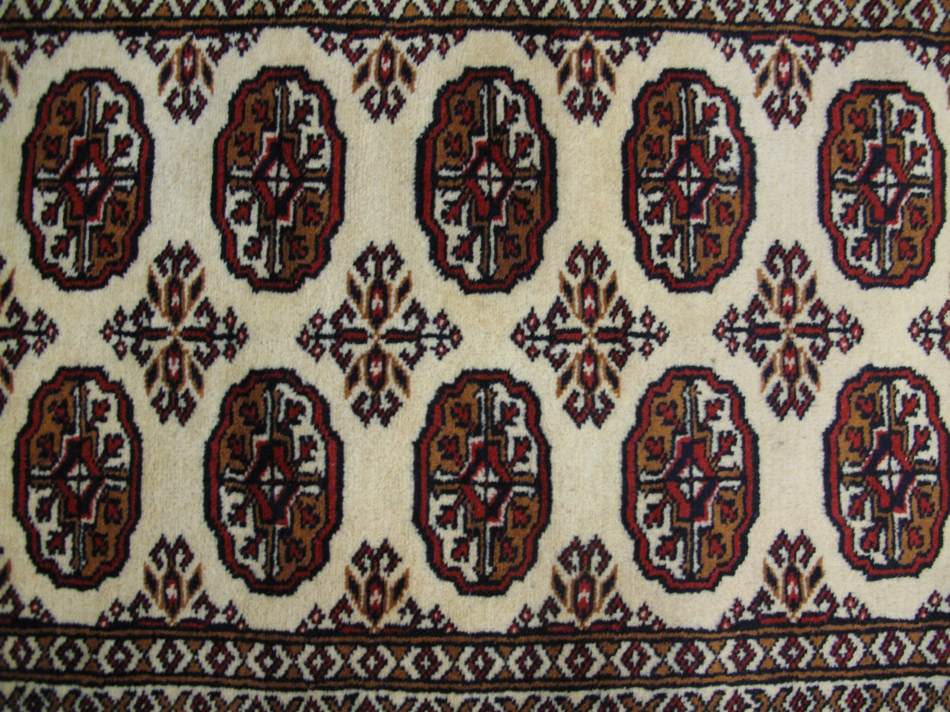 3 x 5 hand-knotted bokhara wool rug, full layout view