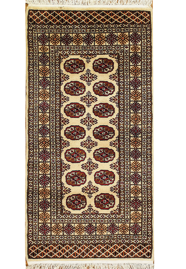 3 x 5 hand-knotted bokhara wool rug, top view