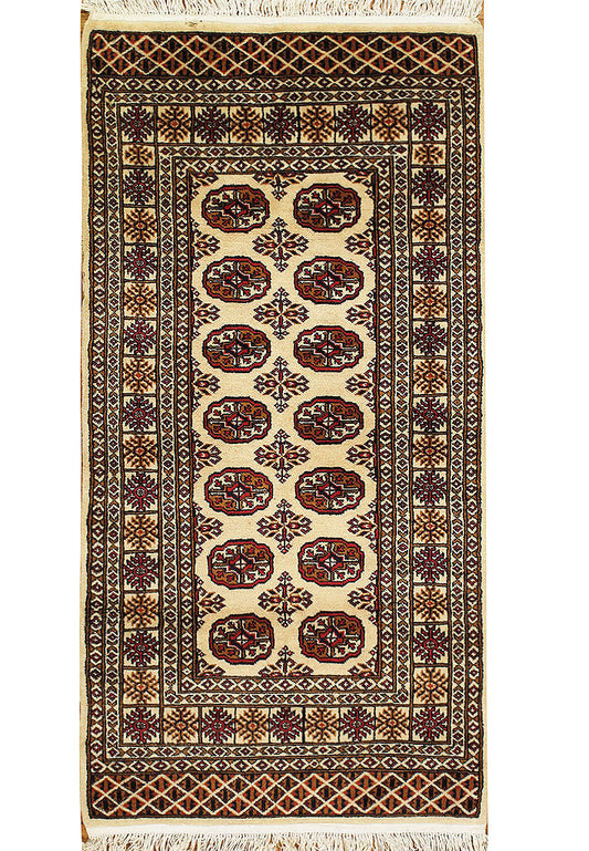 3 x 5 hand-knotted bokhara wool rug, top view