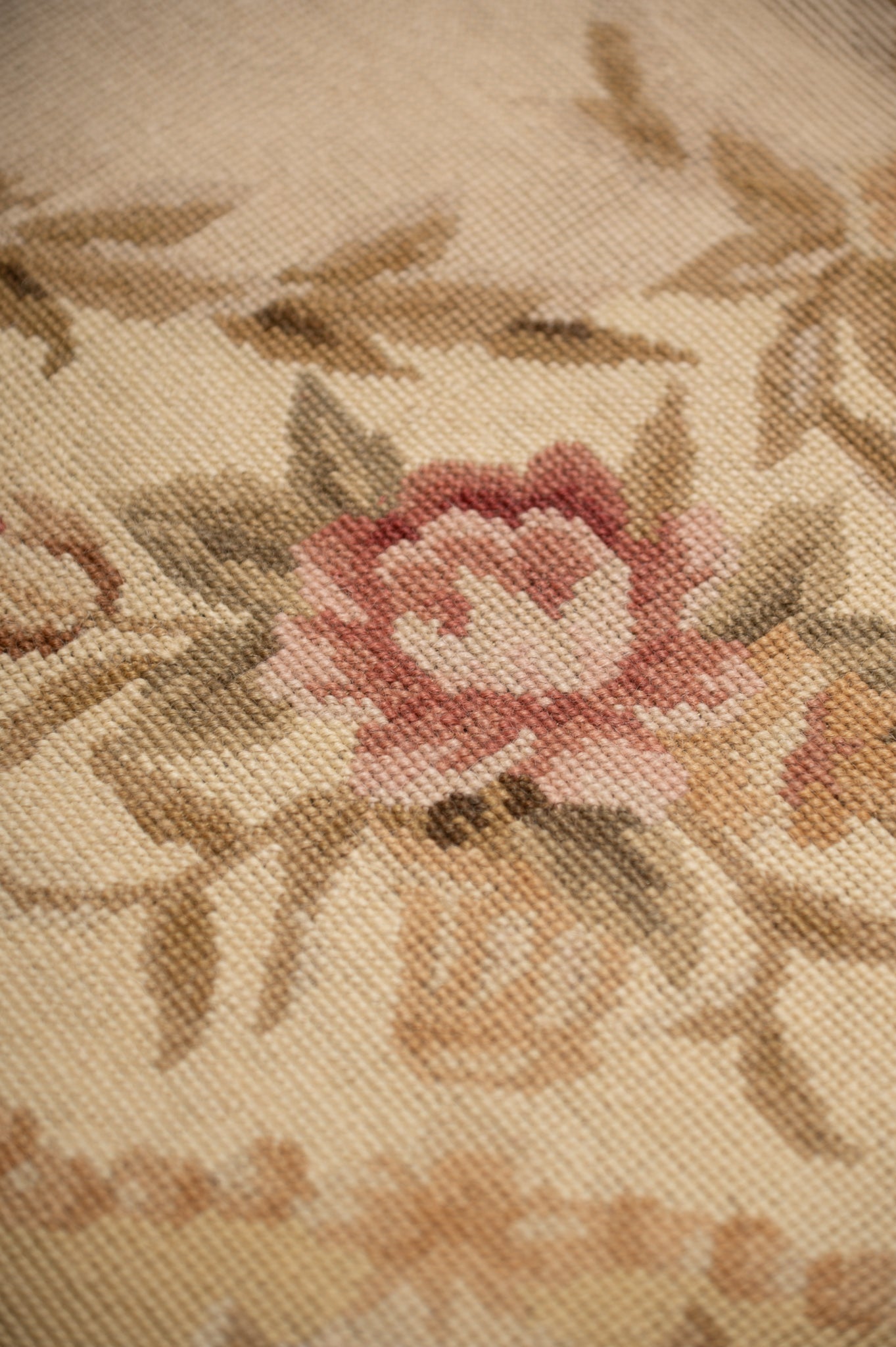 Aubusson needlepoint small rug, ivory field detail