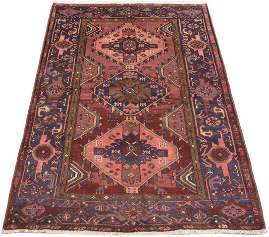 4.3 x 6.4 hand-knotted hamadan-style wool rug, detail of pattern