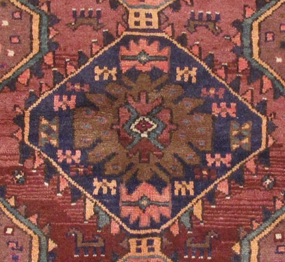 4.3 x 6.4 hand-knotted hamadan-style wool rug, pile detail showing wool texture