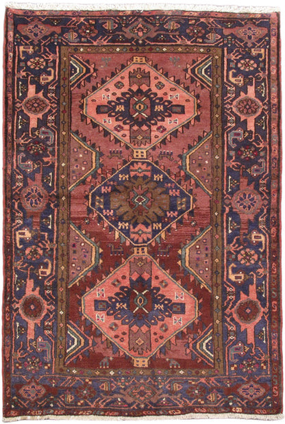 4.3 x 6.4 hand-knotted hamadan-style wool rug, top view