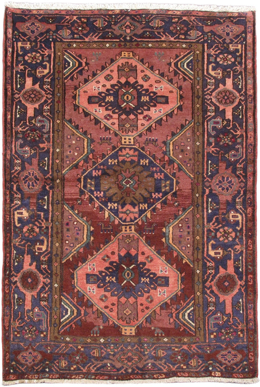 4.3 x 6.4 hand-knotted hamadan-style wool rug, top view