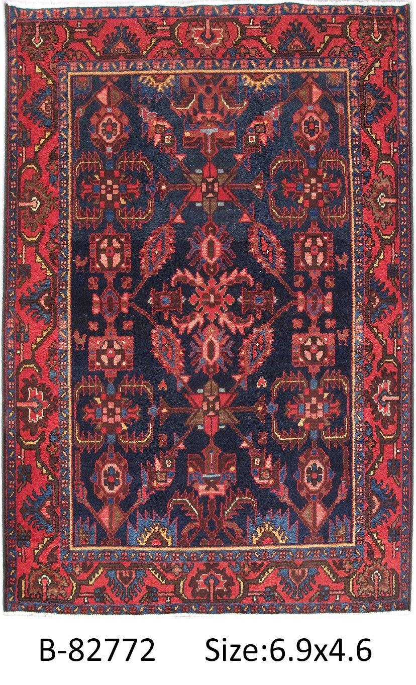 4.6 x 6.9 hand-knotted hamadan-style wool rug, corner detail