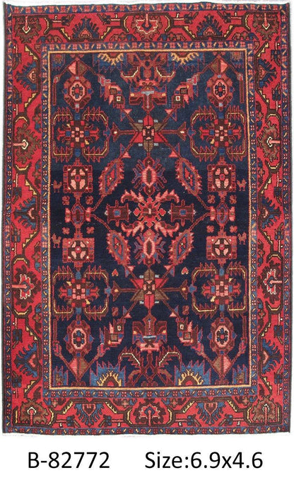 4.6 x 6.9 hand-knotted hamadan-style wool rug, corner detail