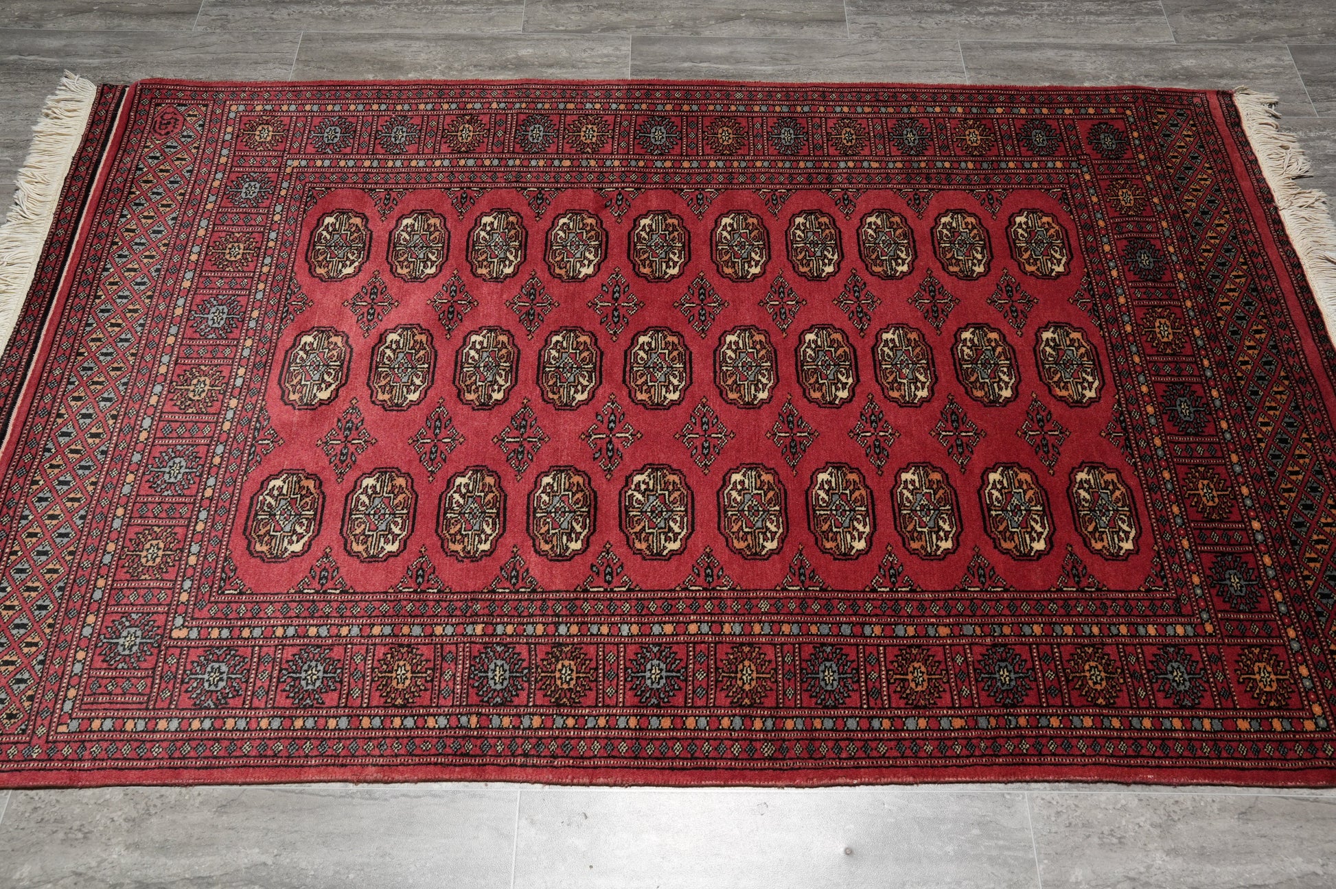 4 x 6.6 hand-knotted bokhara wool rug, pile detail showing wool texture