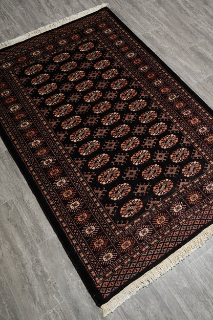4 x 6 hand-knotted bokhara wool rug, full layout view