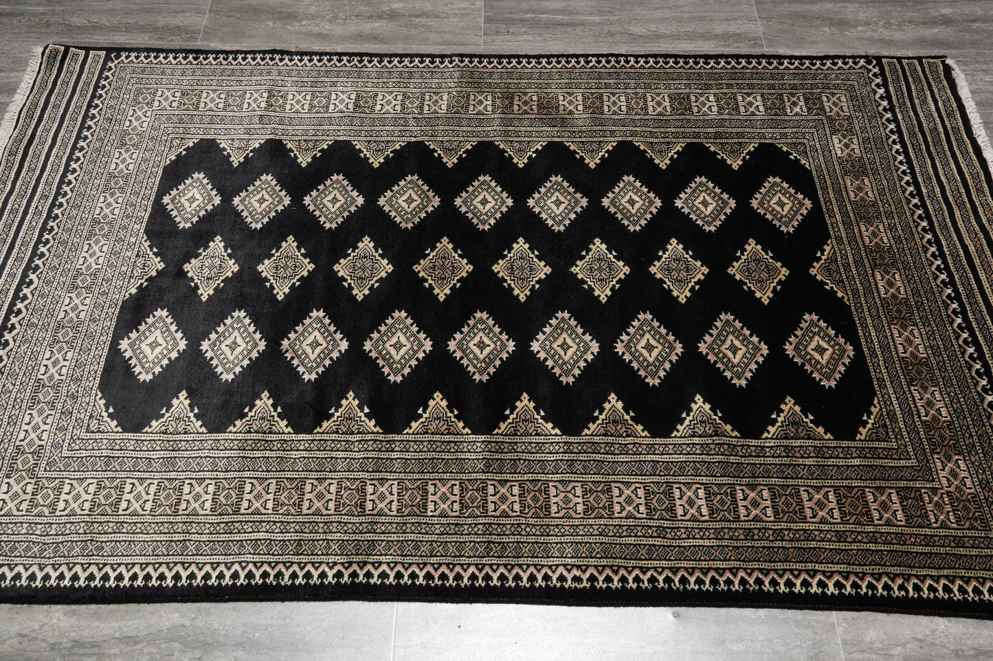 4 x 6.1 hand-knotted jaldar bokhara wool rug, pile detail showing wool texture